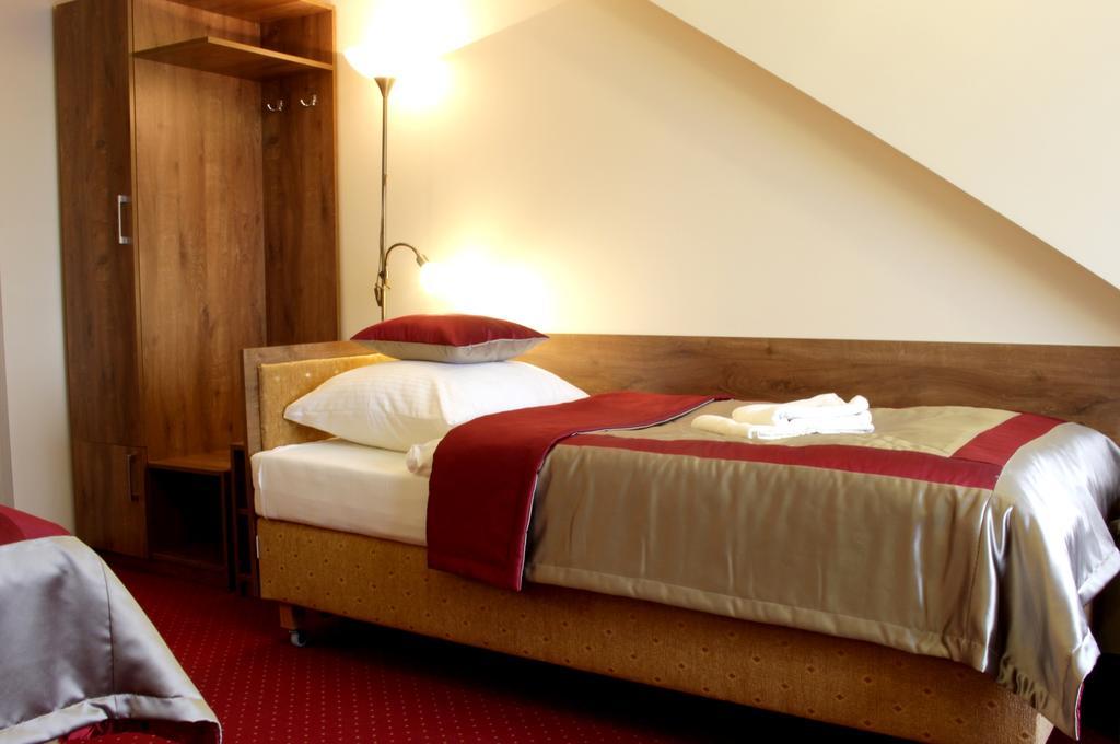 Hotel Dukat Biała Podlaska Zimmer foto