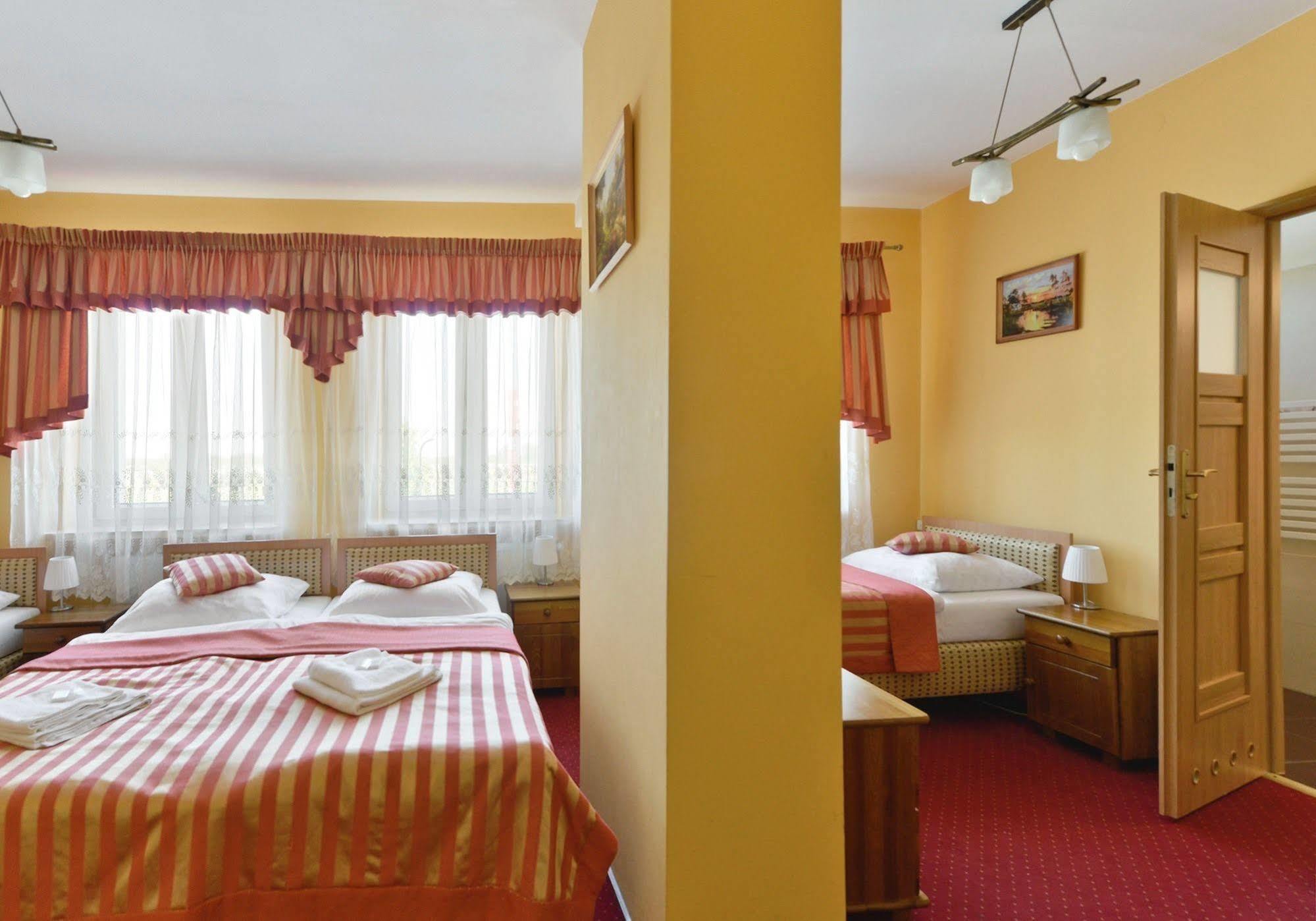 Hotel Dukat Biała Podlaska Exterior foto