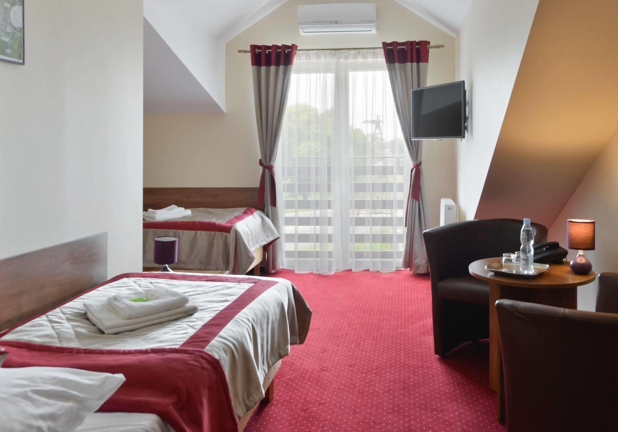 Hotel Dukat Biała Podlaska Exterior foto
